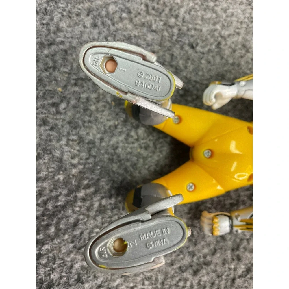 Bandai Power Rangers Wild Force Yellow Spin Morphin Ranger Flip Head Figure 2001